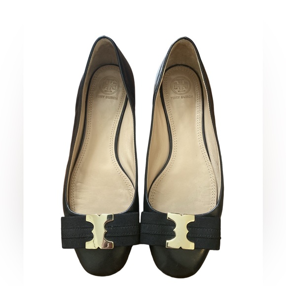 Tory Burch Shoes - Tory Burch Black Leather Almond Toe Flats Size 7 Gold Logo Detail Grosgrain Bow